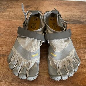 Vibram Men's Five Fingers V-Aqua Water Shoe 18M7303 USA9.5-10